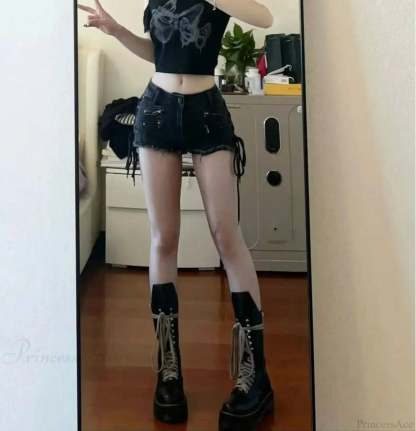 Dark Unfinished Zip Short Black / S