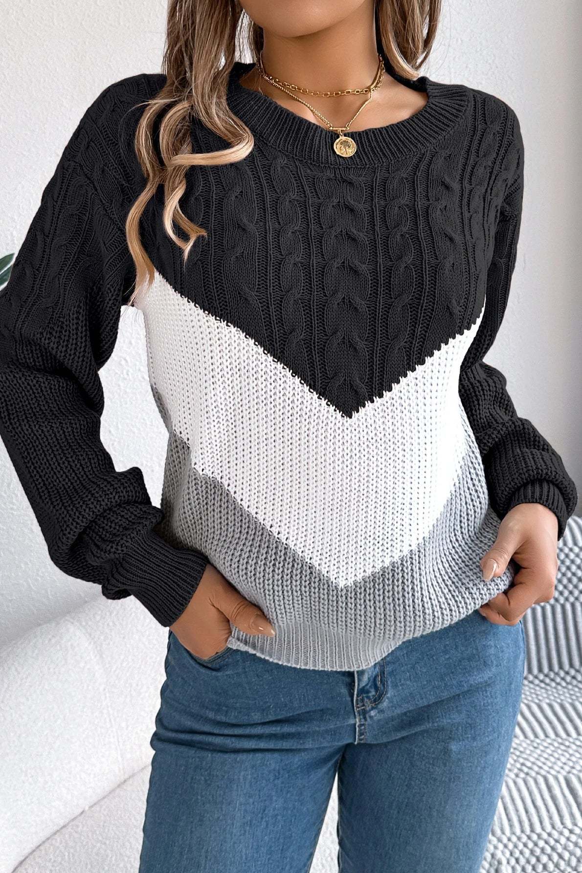Colorblock Round Neck Pullover Sweater