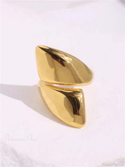 Geometric Gothic Titanium Strong Ring gold2