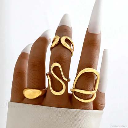 Geometric Molten Gothic Circle gold color