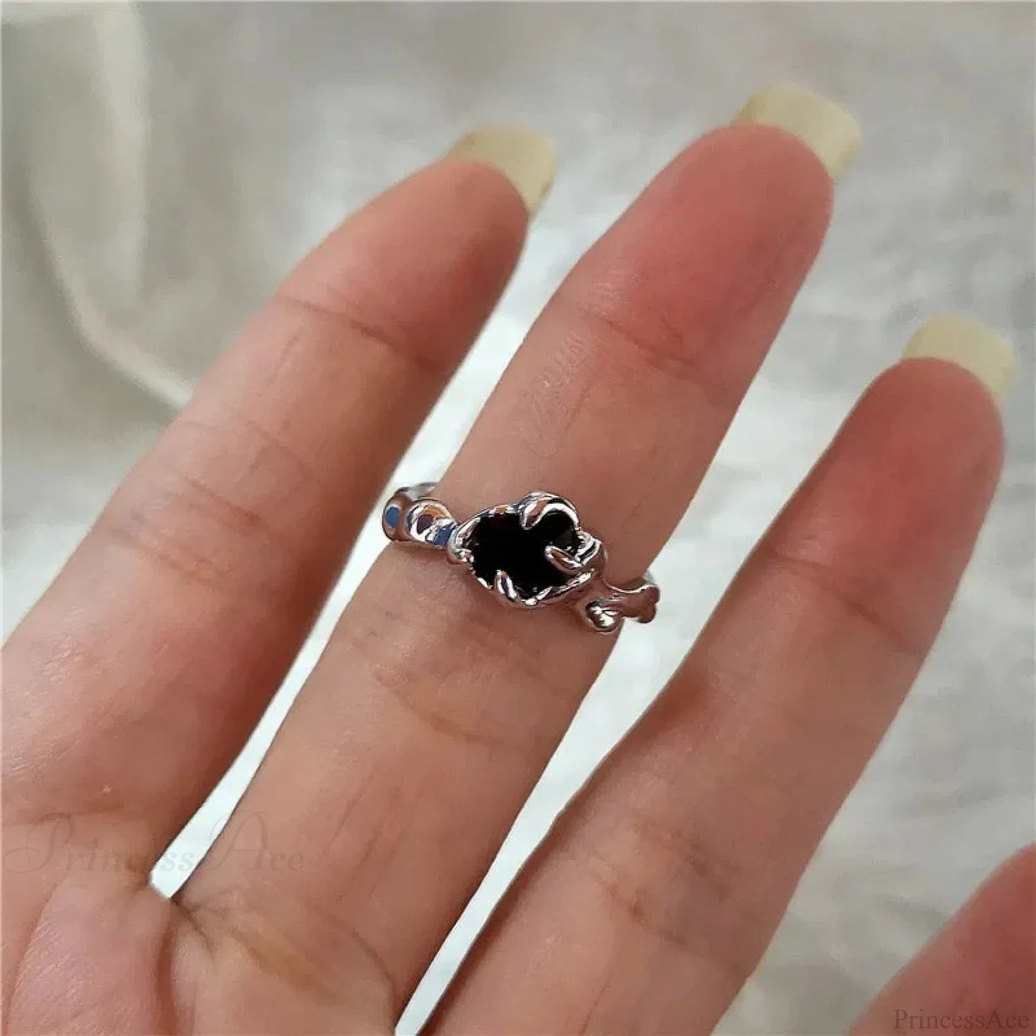 Gothic Cross Heart Luxury Ring sliver10