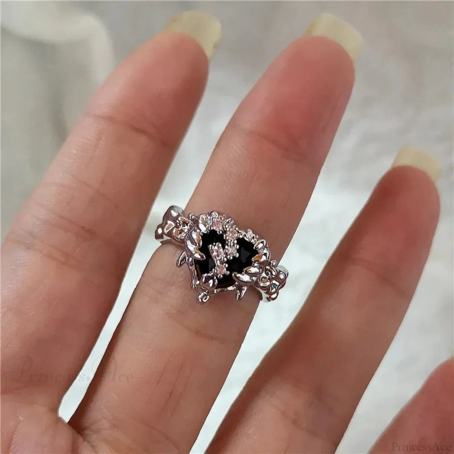 Gothic Cross Heart Luxury Ring sliver5