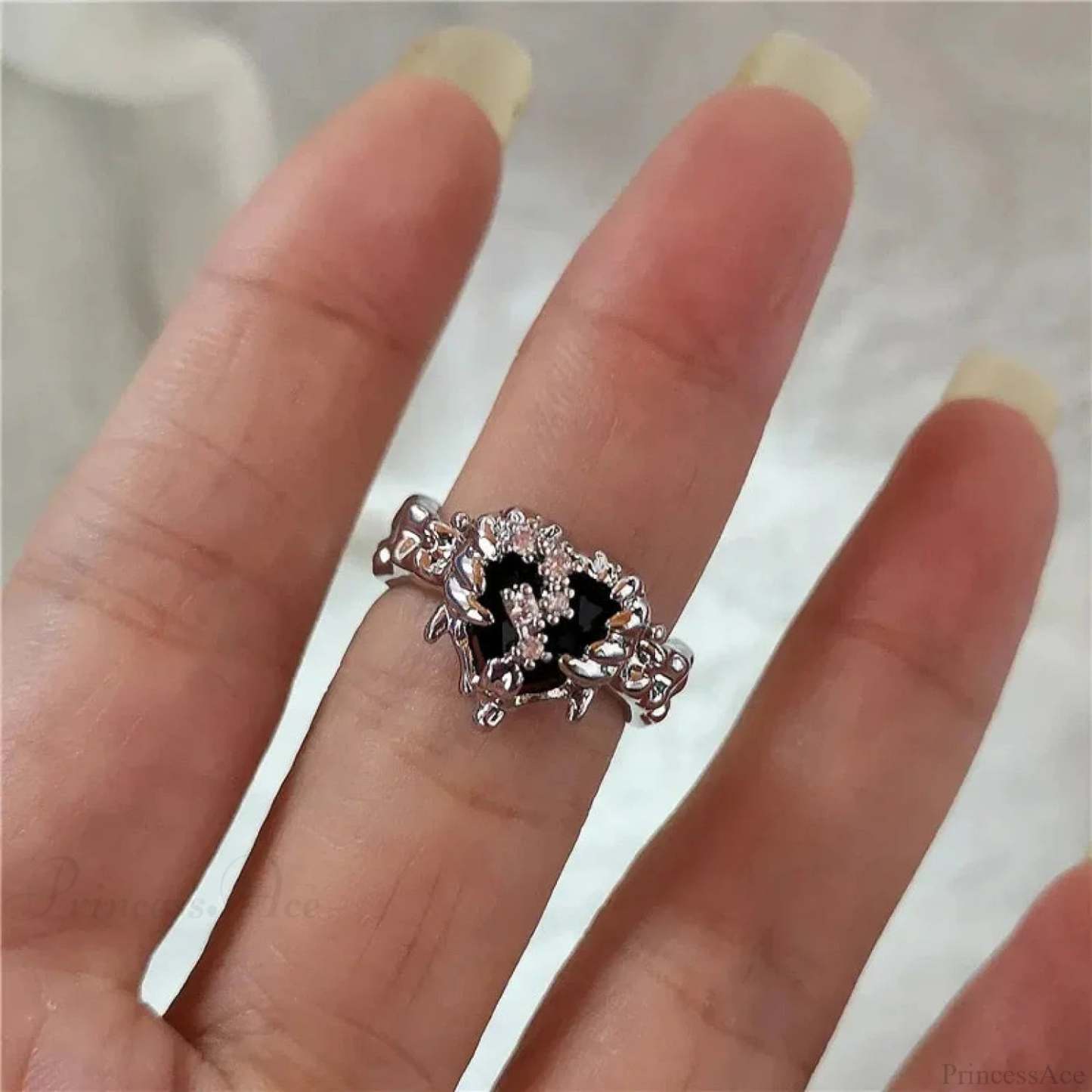 Gothic Cross Heart Luxury Ring sliver5