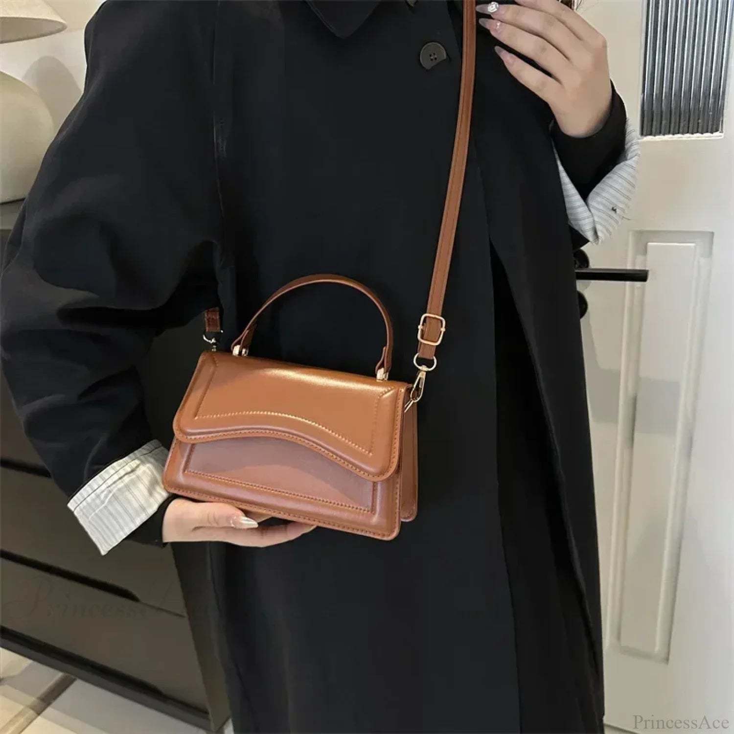 High-Quality PU Leather Small Crossbody crossbody-250126