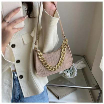 Luxury Metal Chain Shoulder Handbag Elegant Clutch handbag-250126