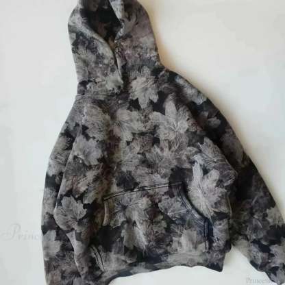 Maple Leaf Graphic Pullover Hoodie