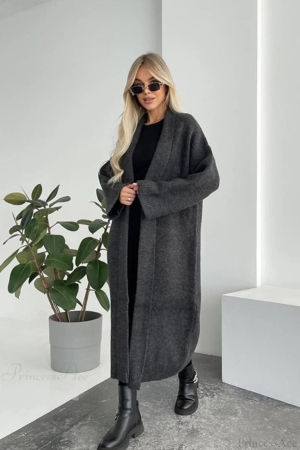 Minimalist Elegant Collarless Cardigan-Inspired Overcoat