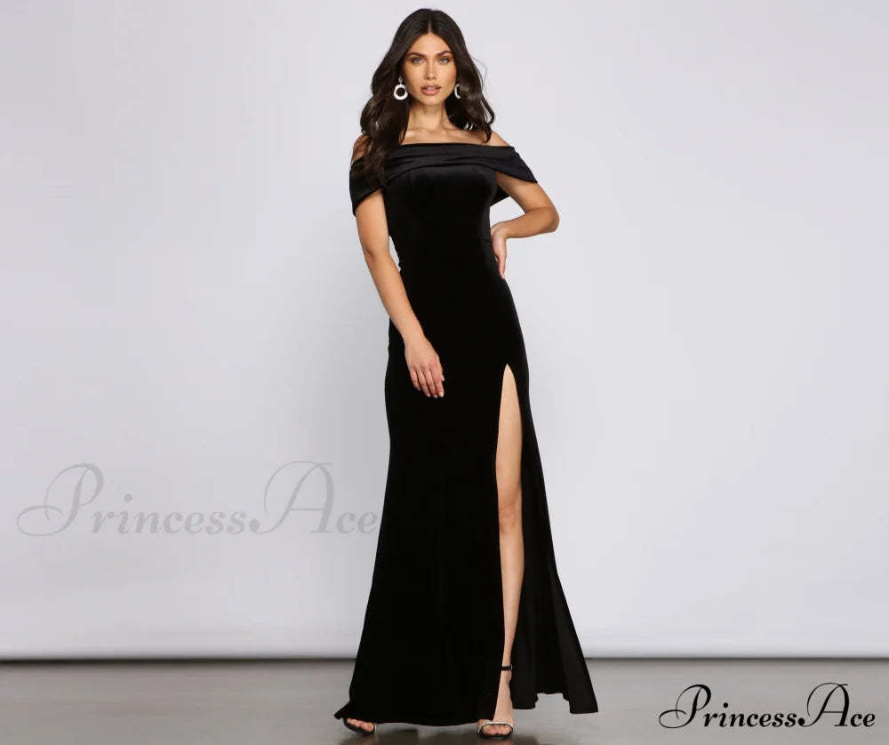 Olivia Formal Velvet Off-The-Shoulder Maxi Dress - Lady Occasions