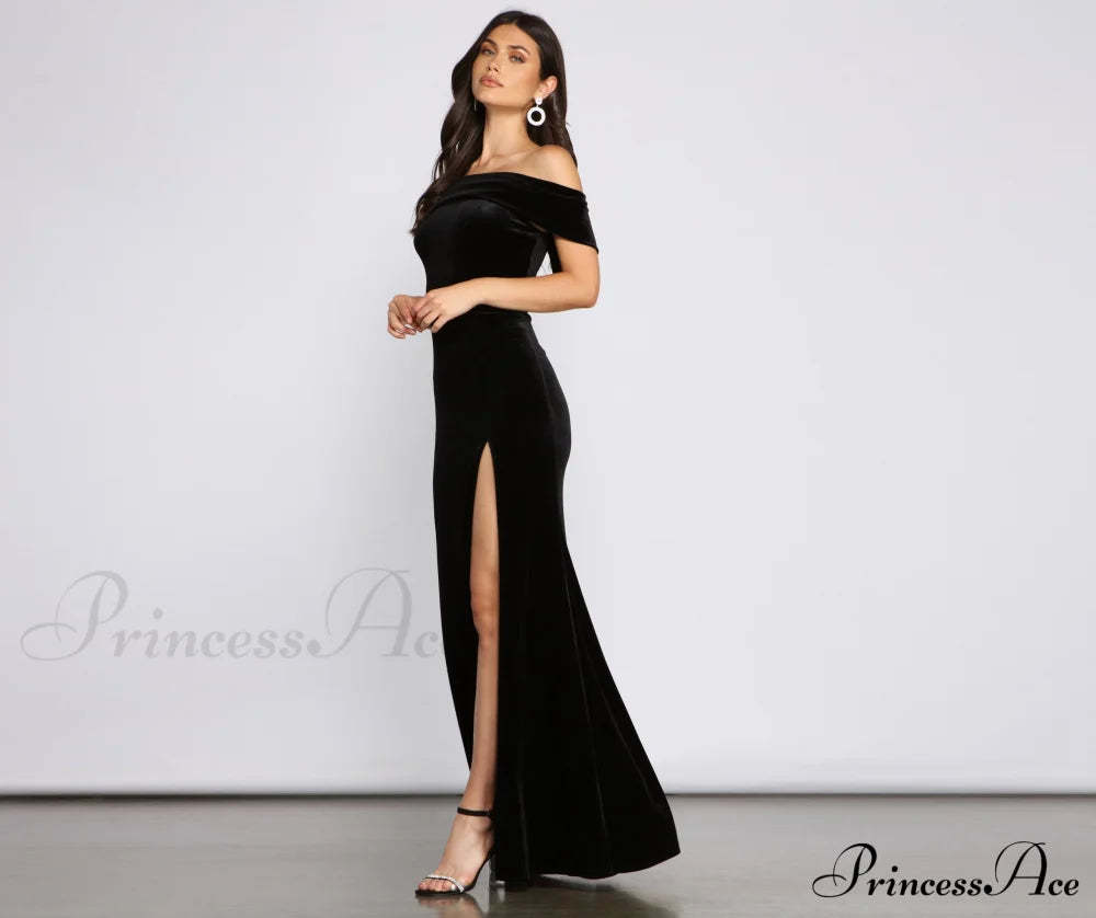 Olivia Formal Velvet Charming Off-The-Shoulder Maxi Dress S.o. Long Dresses