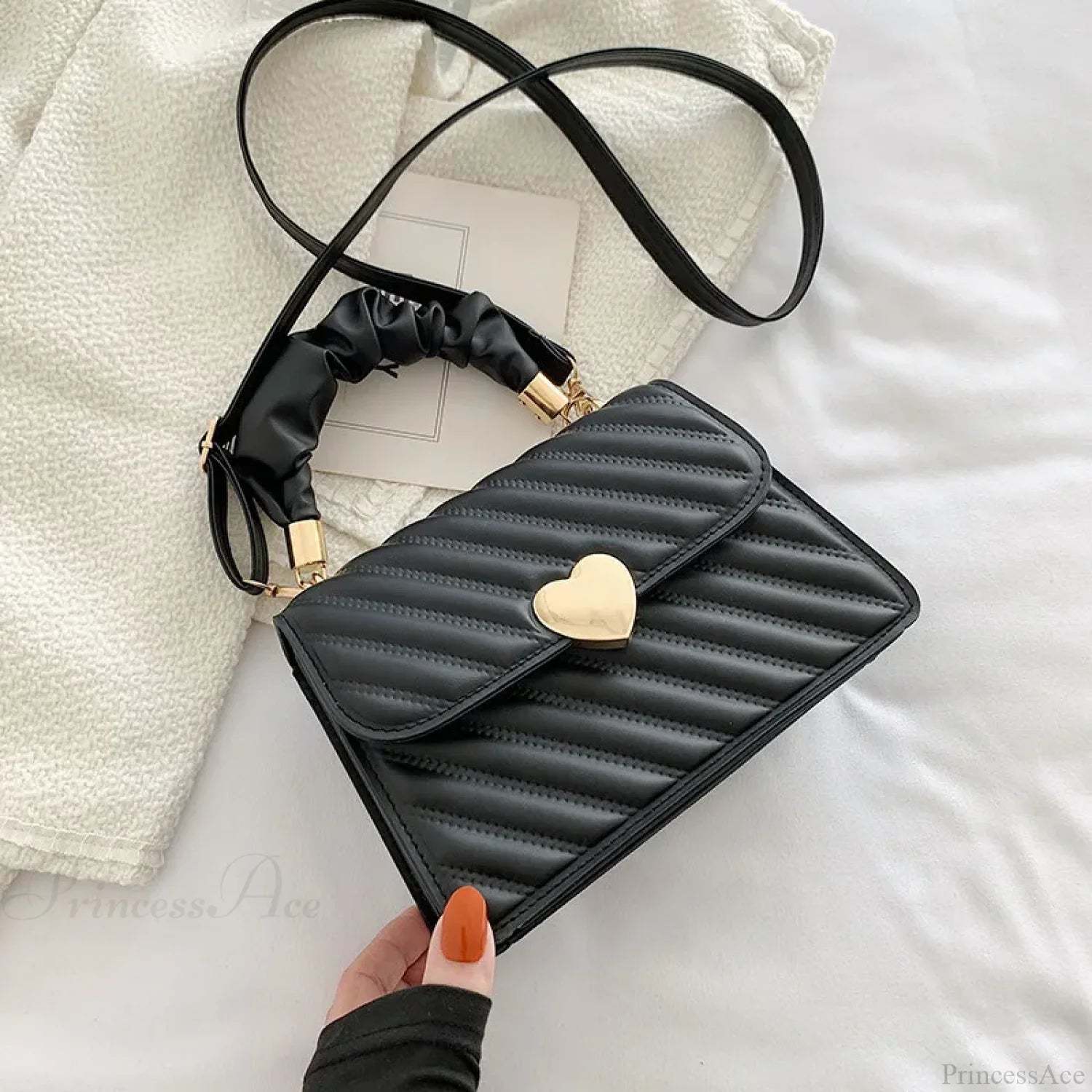 Pleated Fashion Texture Small Square Messenger Handbag Black handbag-250126