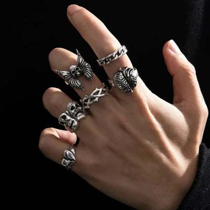 Rebel Poker Skeleton Dark Billiards Ring Silver