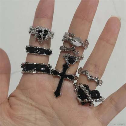 Rebellious Harajuku Dark Ring