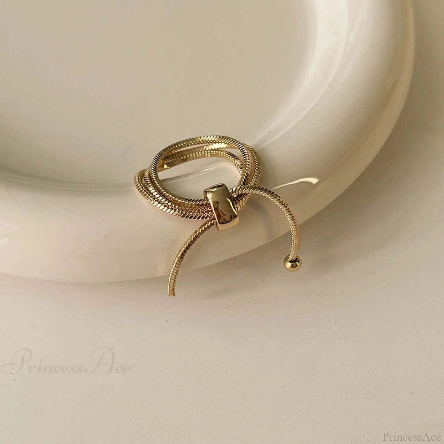 Reptile Bone Medieval Band gold