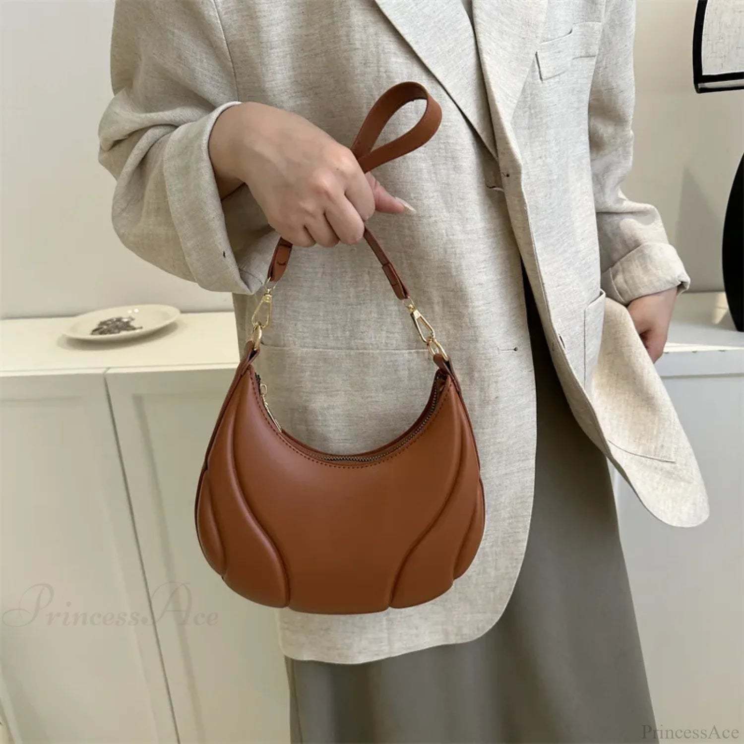 Retro Solid Color Saddle Leather Shoulder Bag shoulder-250126