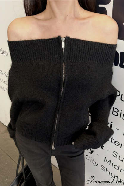 Retro Zip Off-Shoulder Slim-Fit One-Size Knit Cardigan Black / One Size