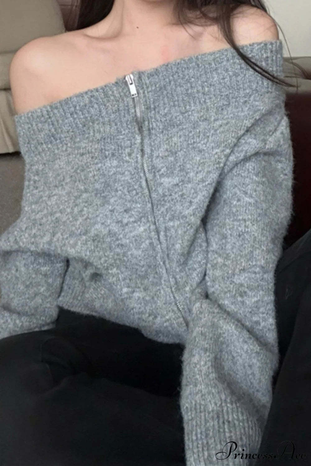 Retro Zip Off-Shoulder Slim-Fit One-Size Knit Cardigan Grey / One Size