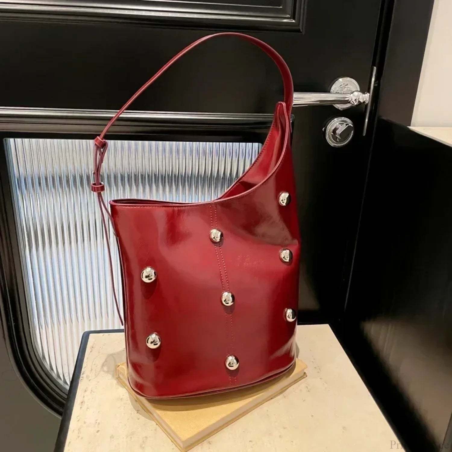 Rivet PU Bucket Shoulder Bag 2025 shoulder-250126