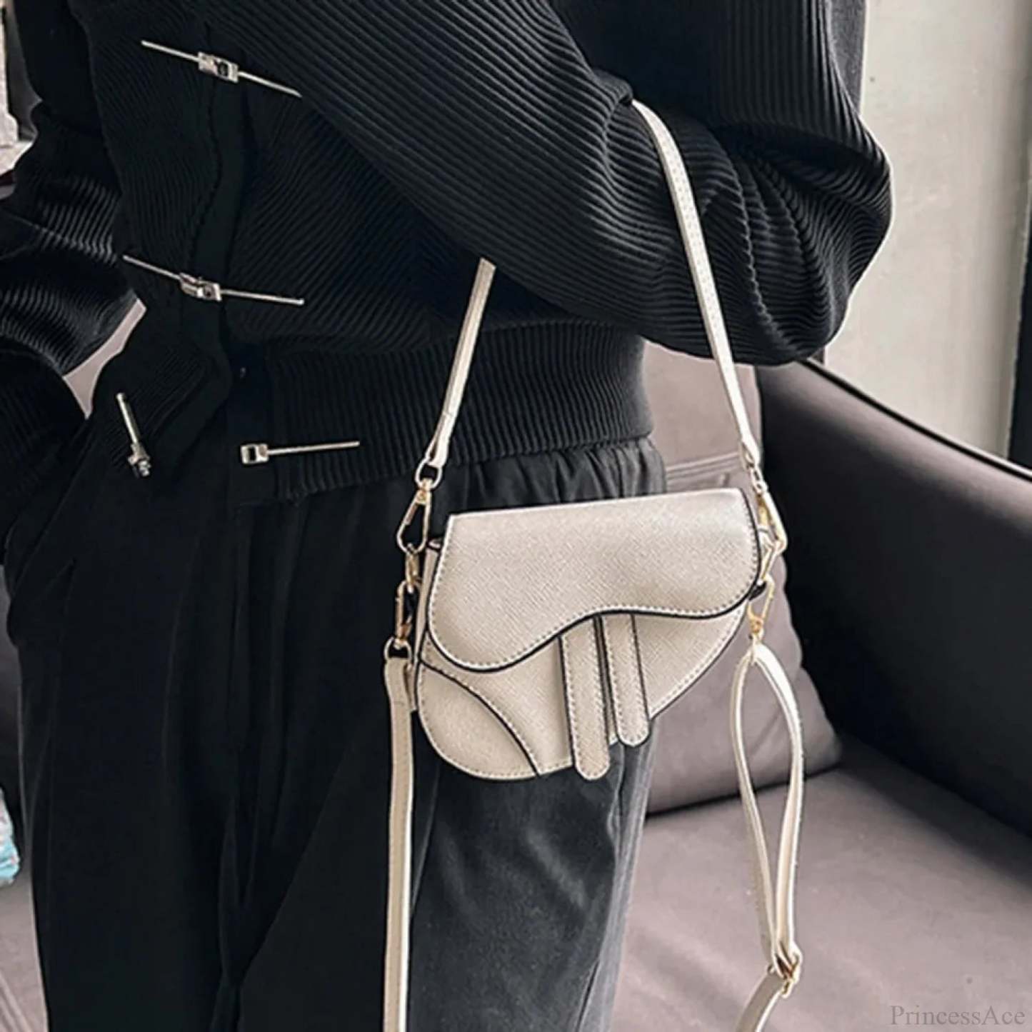 Saddle Messenger Leather Crossbody Shoulder Handbag handbag-250126