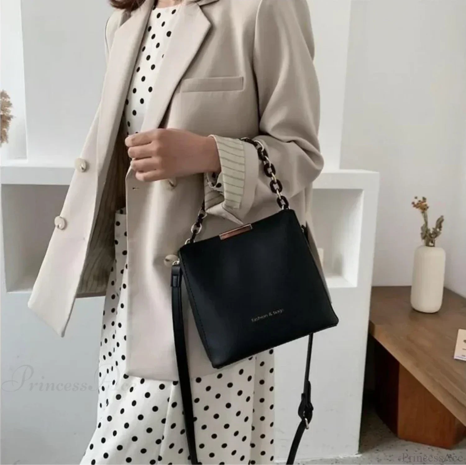 Senior Leather Chain Bucket Shoulder Crossbody crossbody-250126