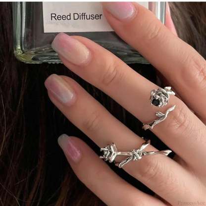 Sharp Rose Dark Flower Ring