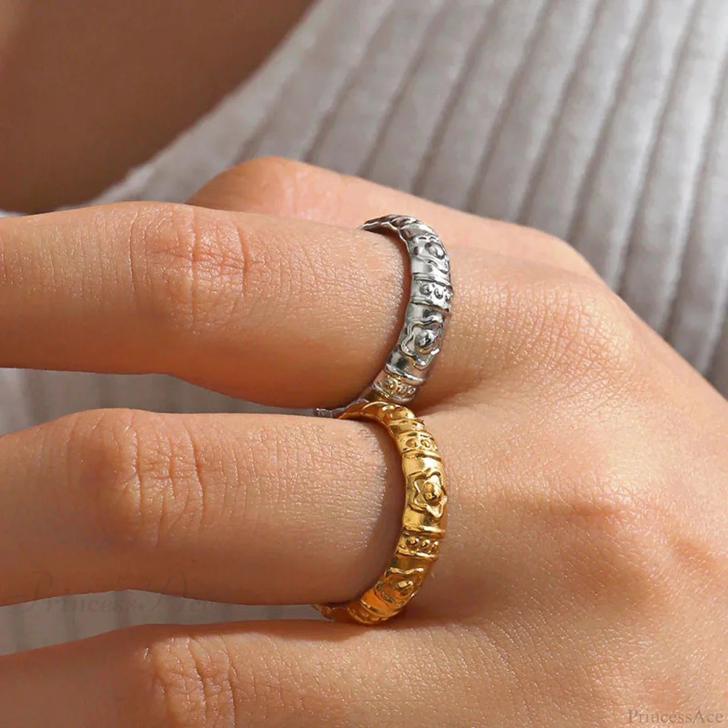 Shiny Metal Blossom Medieval Ring gold color 01