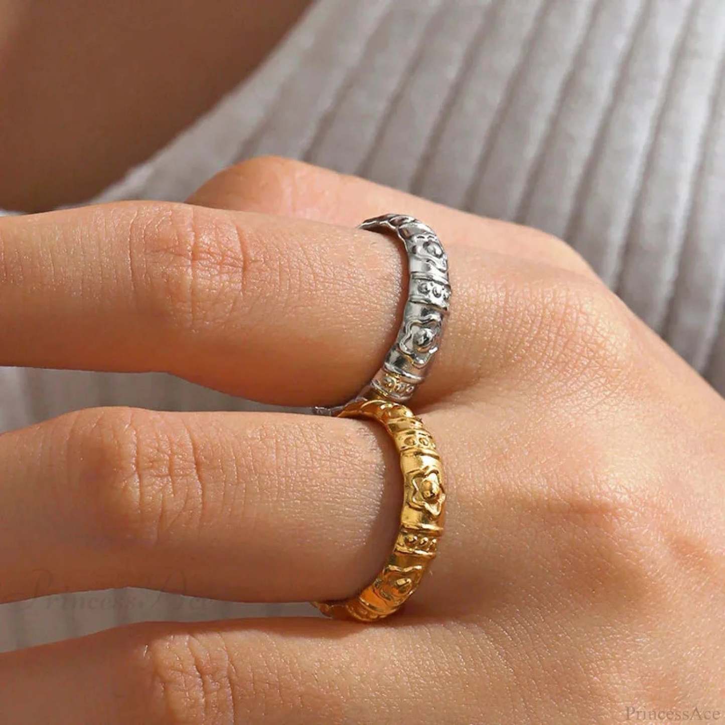 Shiny Metal Blossom Medieval Ring gold color 01