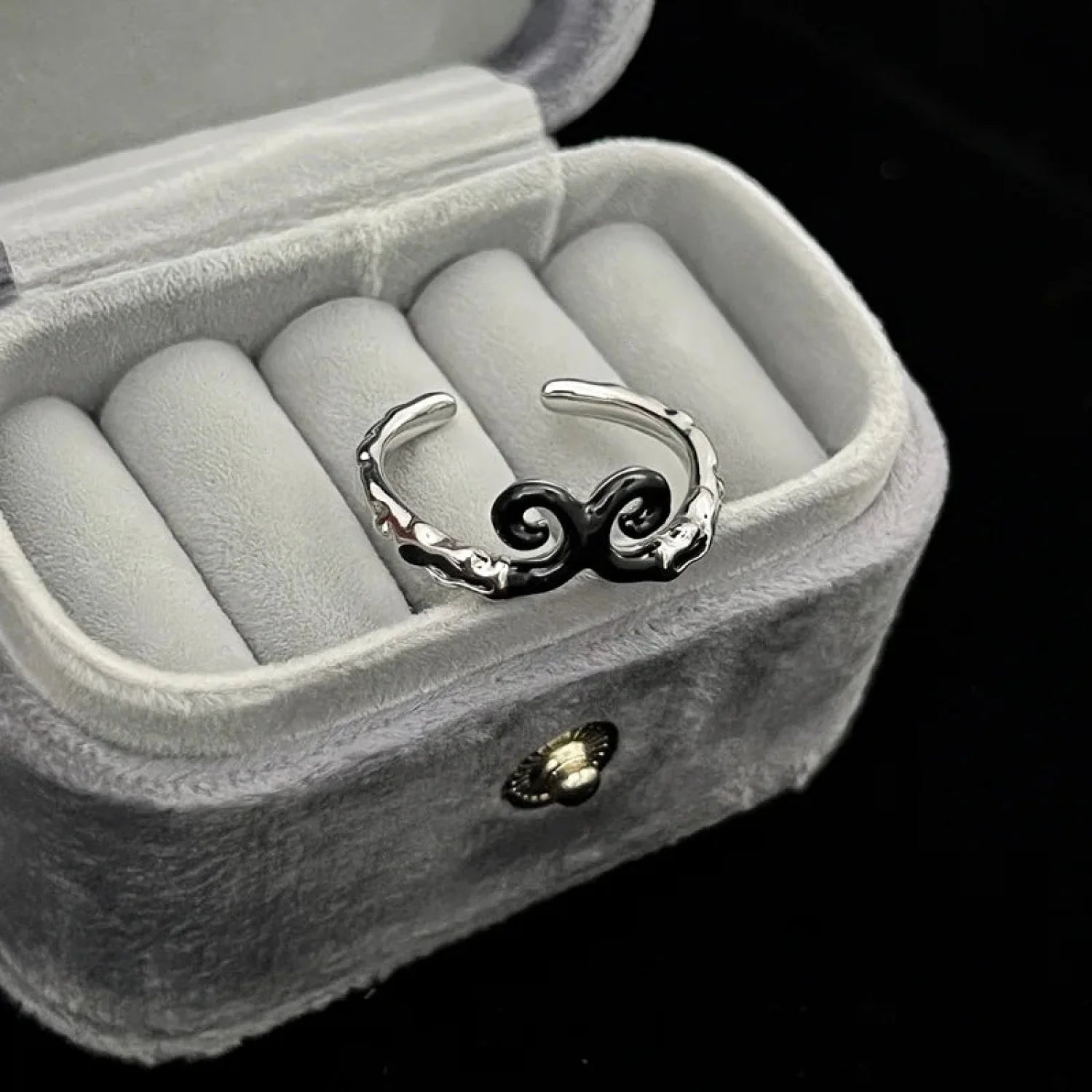 Simple Gothic Inebriated Spirit Ring sliver2