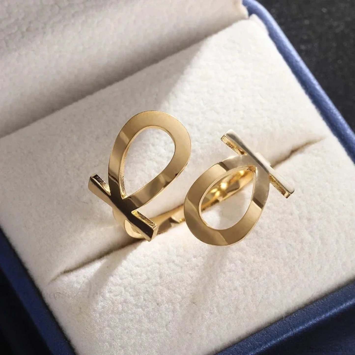 Sinister Eye Style Gothic Pointer Ring Gold1