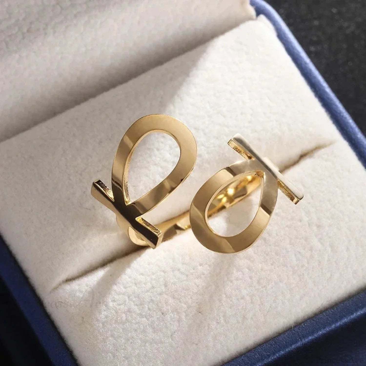 Sinister Eye Style Gothic Pointer Ring Gold1