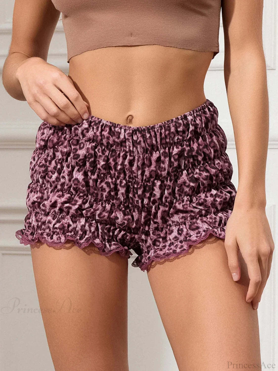 Spotted Pattern Stretchy Short red / S
