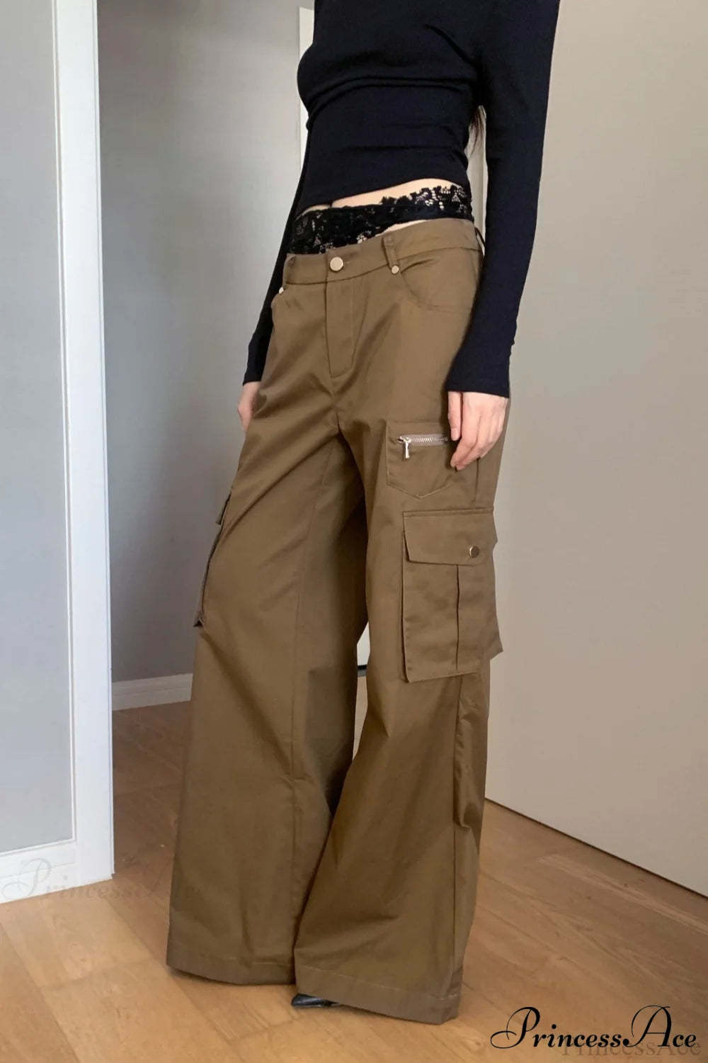 Straight-Leg Multi-Pocket High-Waisted Cargo Pants Coffee / S