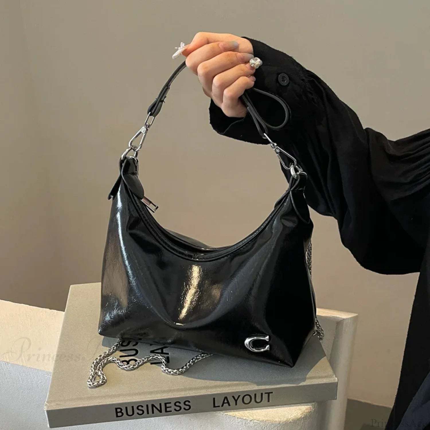 Stylish PU Crossbody Bag with Zipper Black shoulder-250126