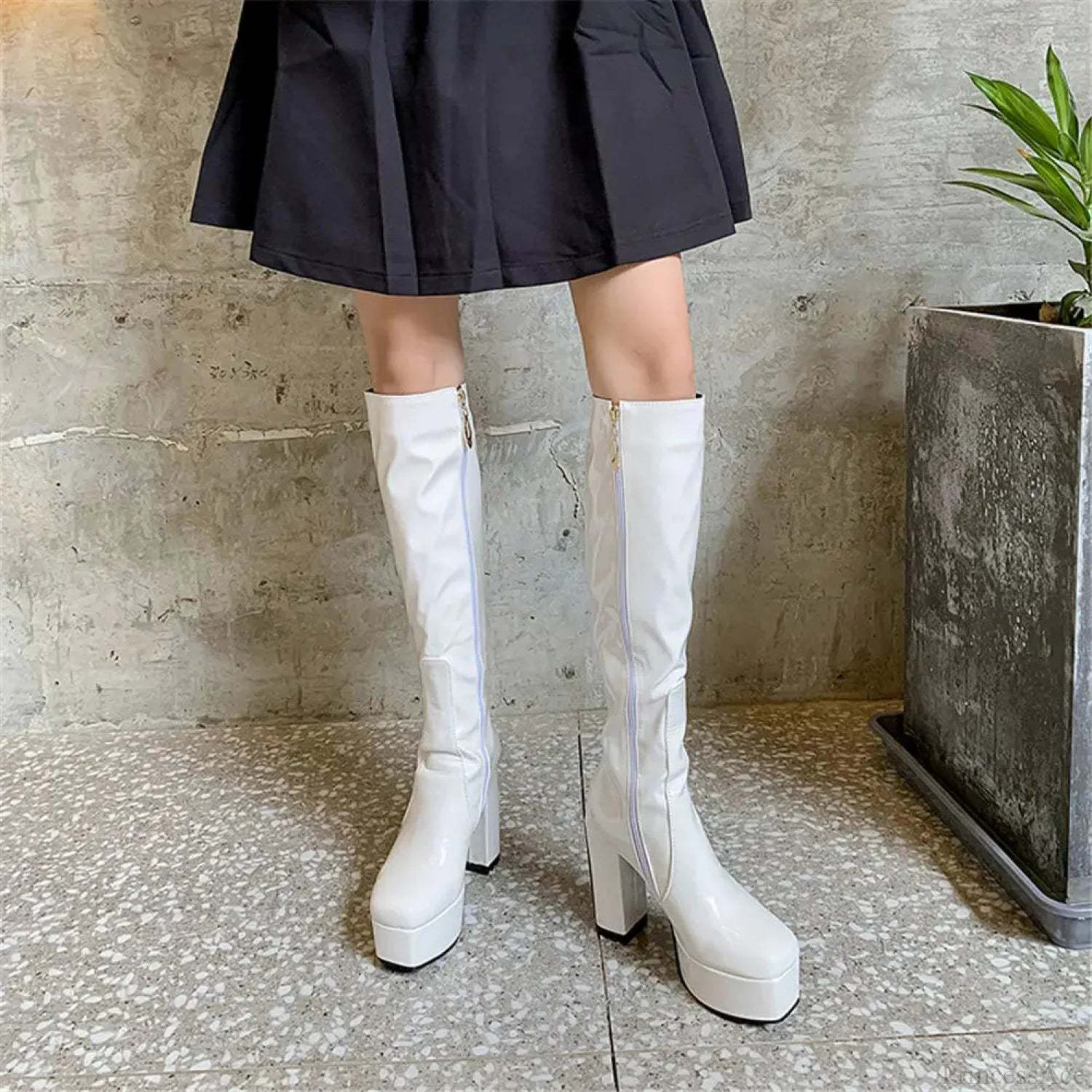 Sweetheart Love Heart Print Dark Block Boot White / 4