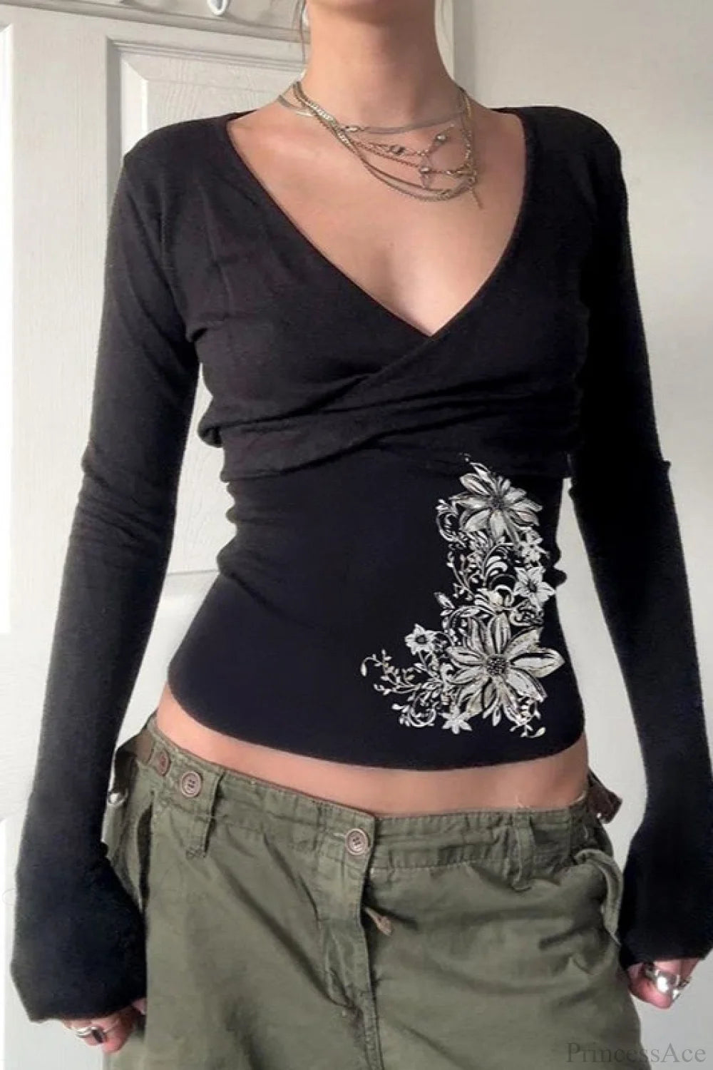 Vintage Floral Print V-Neck Black Slim Long Sleeve Tee Black / S