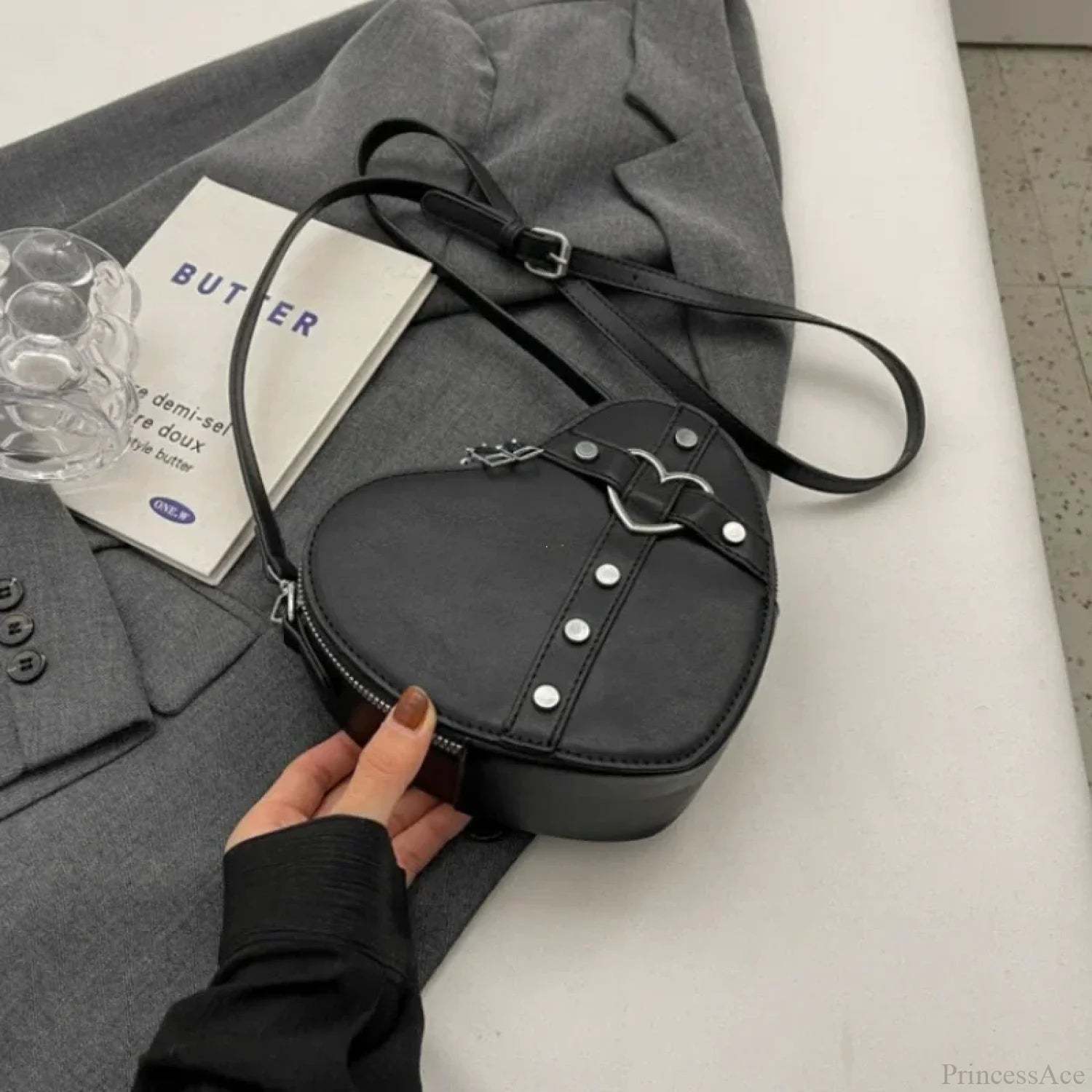 Y2K Rivet Heart-Shaped Crossbody Bag Black crossbody-250126