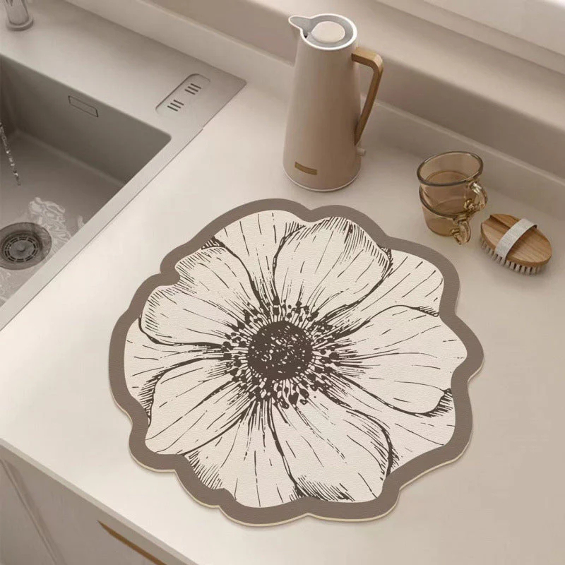 Odkvapkávacia podložka v tvare kvetu na kuchynskú pracovnú dosku 💦