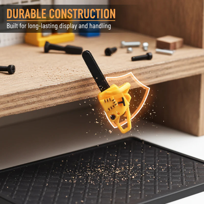 Stylowy model miniaturowej piły łańcuchowej