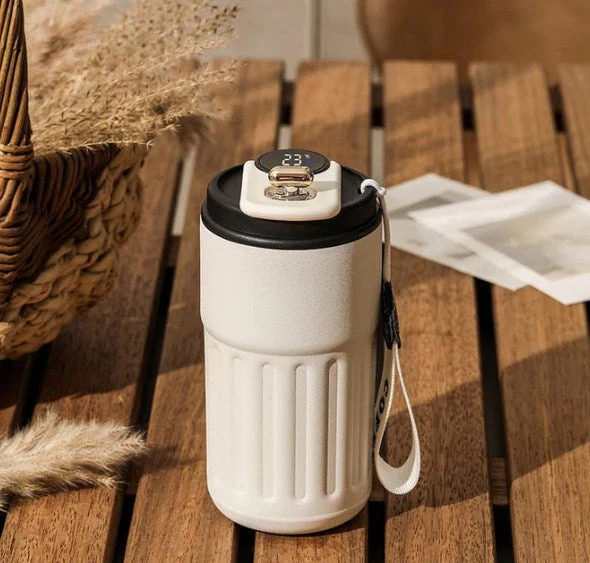 Displej teploty kávy zobrazuje každý stupeň na obrazovke, čím sa zachováva zlatistá aróma kávy.🌡️