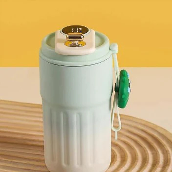 Displej teploty kávy zobrazuje každý stupeň na obrazovke, čím sa zachováva zlatistá aróma kávy.🌡️