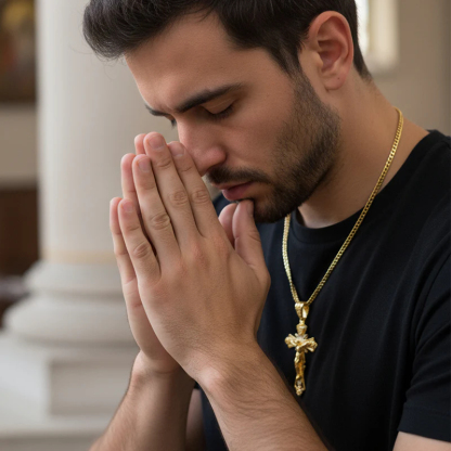 Naszyjnik z zawieszką przedstawiającą Jezusa