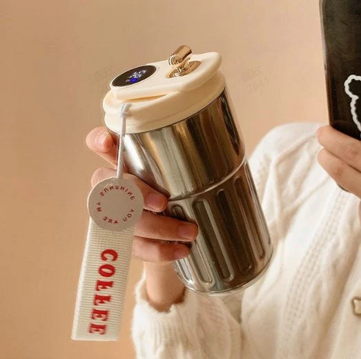 Displej teploty kávy zobrazuje každý stupeň na obrazovke, čím sa zachováva zlatistá aróma kávy.🌡️