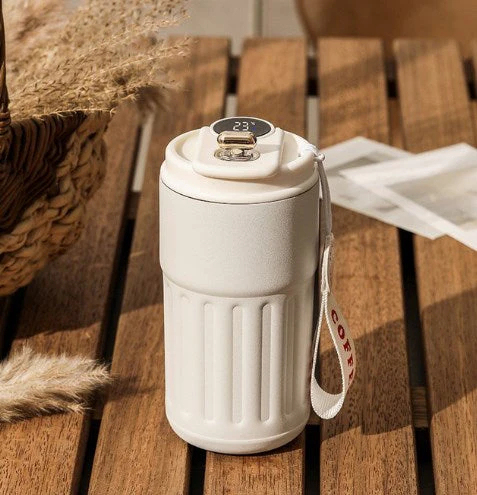 Displej teploty kávy zobrazuje každý stupeň na obrazovke, čím sa zachováva zlatistá aróma kávy.🌡️