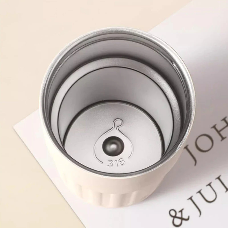 Displej teploty kávy zobrazuje každý stupeň na obrazovke, čím sa zachováva zlatistá aróma kávy.🌡️