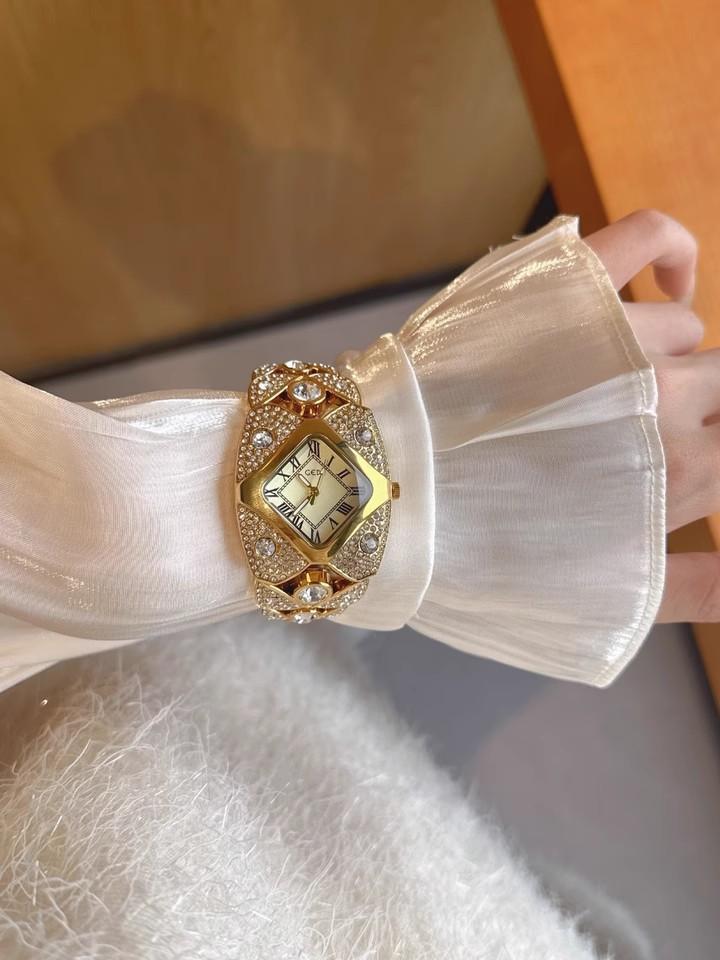 🌱🌱🌱Callie | Dámske hodinky 2025 Elegancia so svetlom, diamantmi a vodeodolným dizajnom