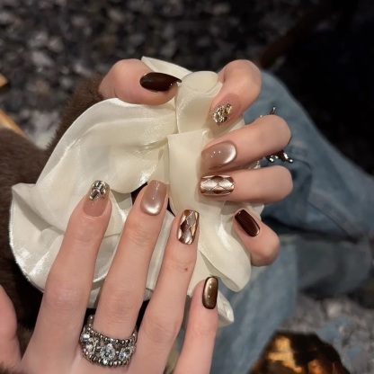 Autumn-Winter Mocha Brown Cat-Eye Press-On Nails — Handmade Retro Diamond Pattern with Vintage Elegance