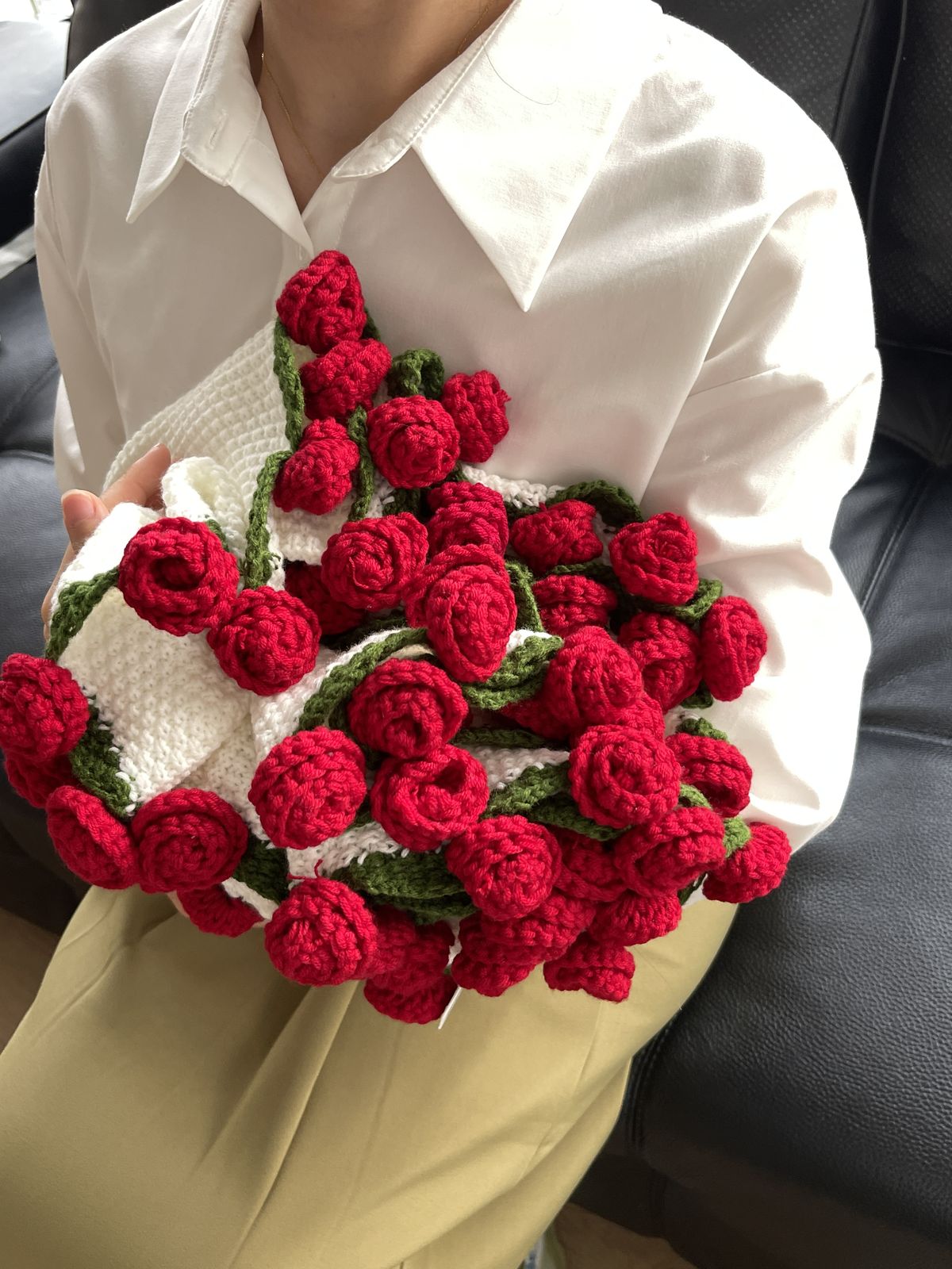 Soft Rose/Sunflower Bouquet Blanket (Premium Wool Yarn)