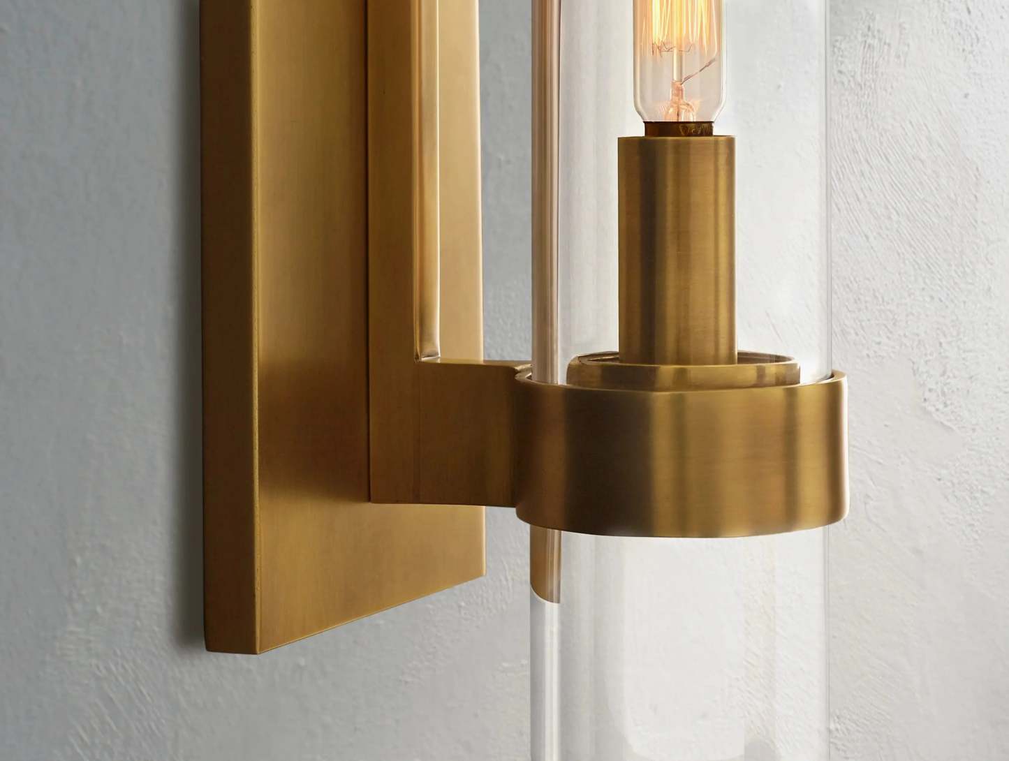 Ravelle Single light Glass Wall Sconce 
