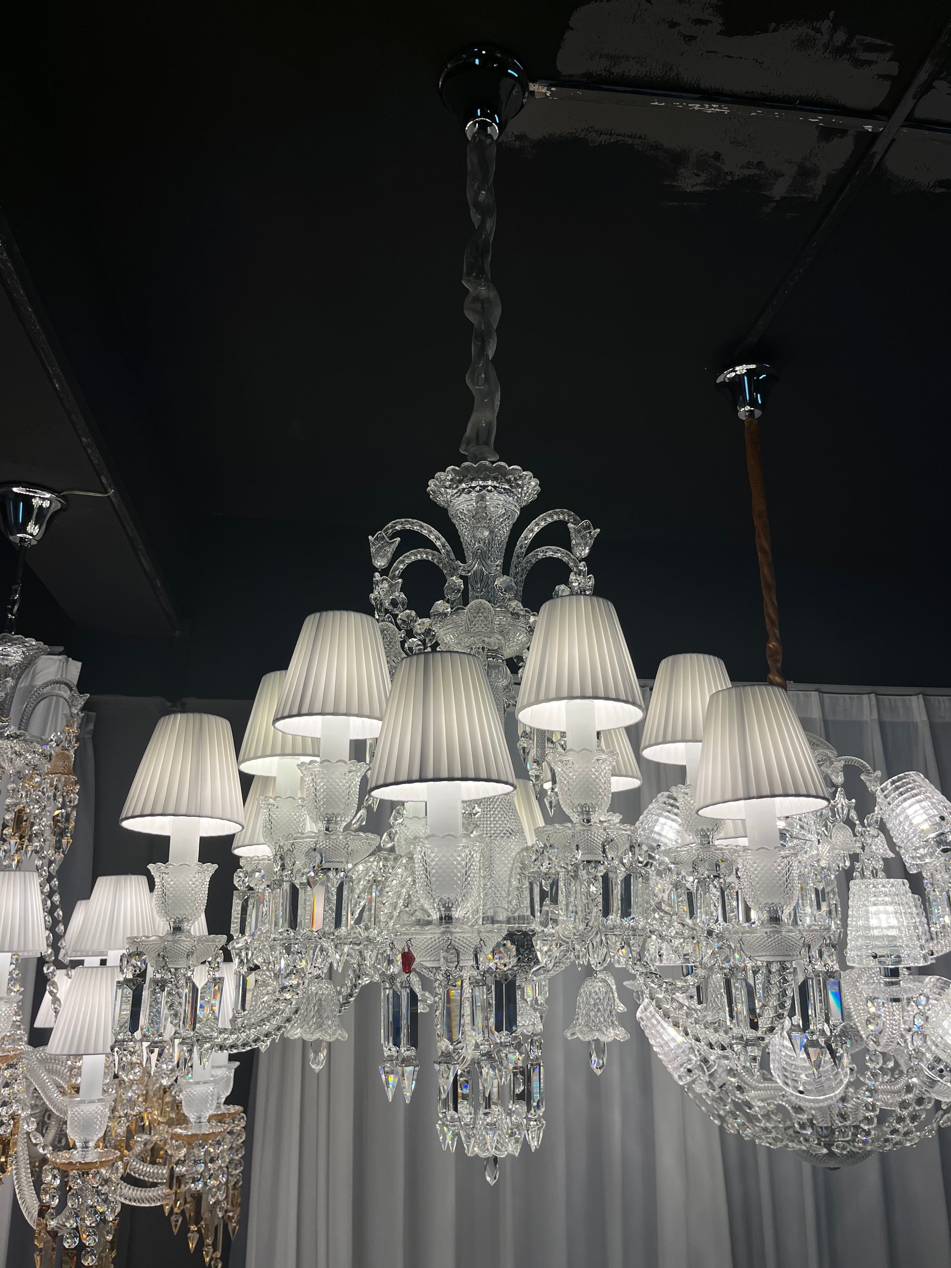 Zenith JE TE VOIS FLOU Baccarat CHANDELIER – MH LIGHTING