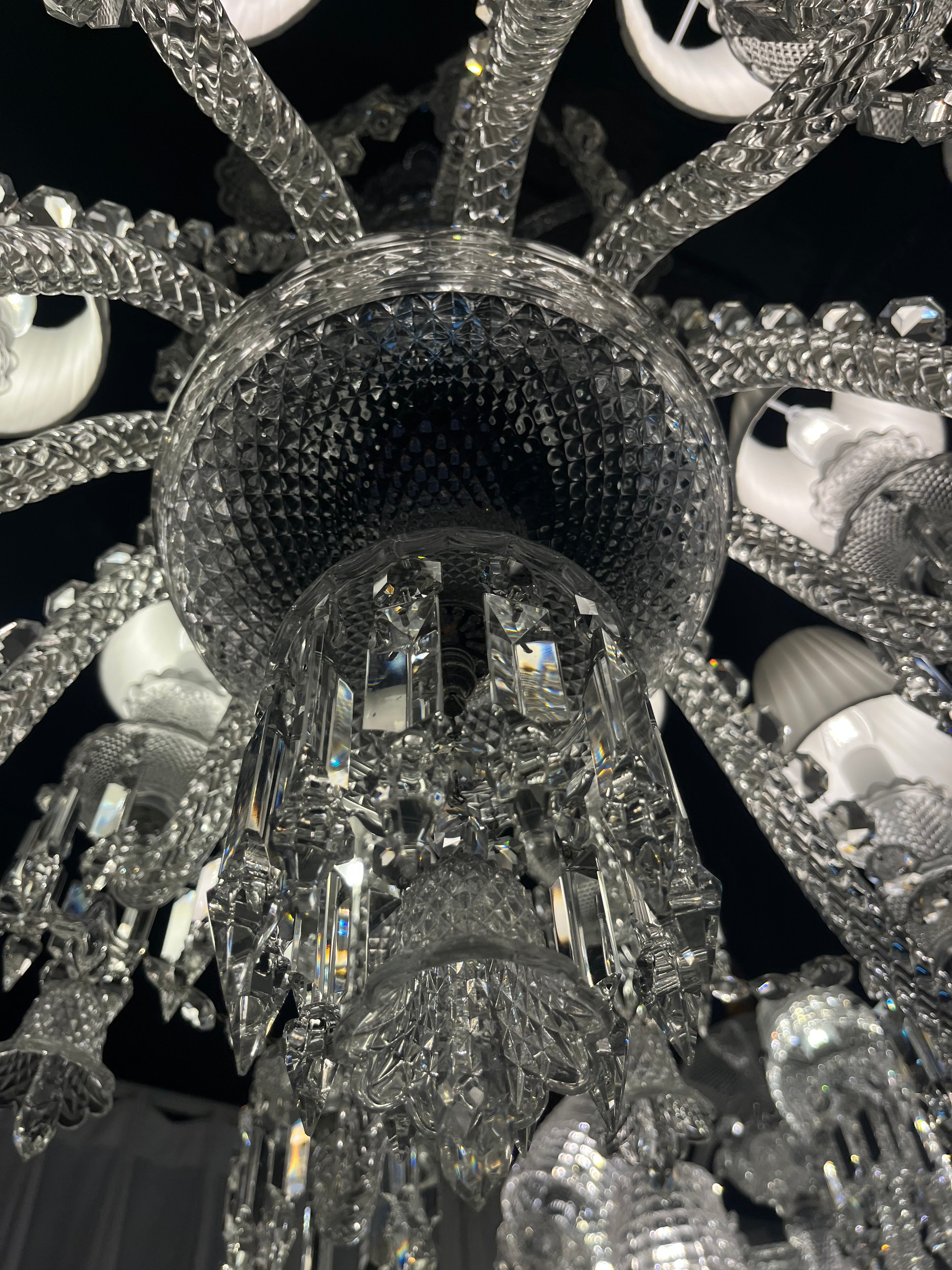 Zenith JE TE VOIS FLOU Baccarat CHANDELIER – MH LIGHTING