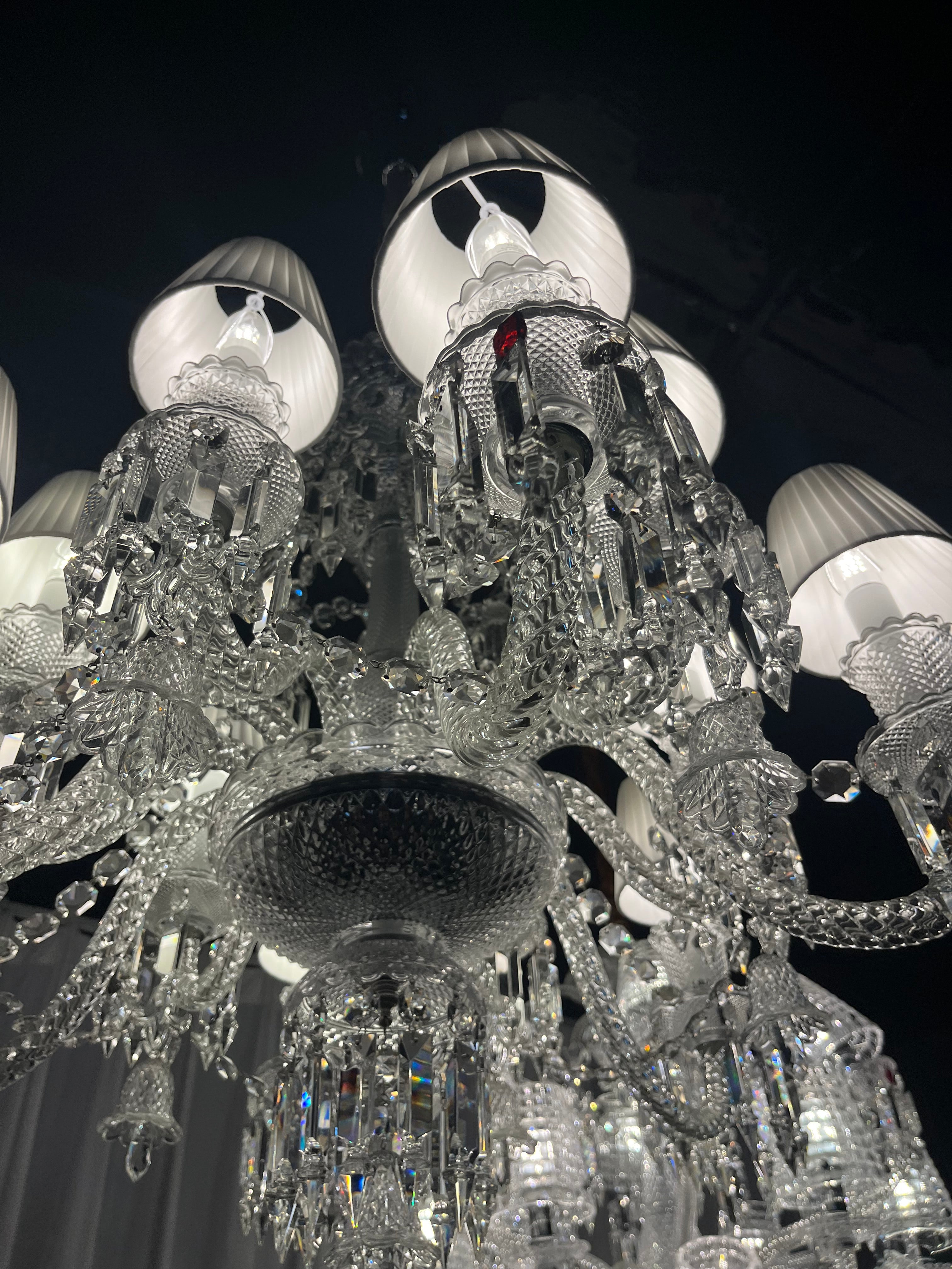 Zenith JE TE VOIS FLOU Baccarat CHANDELIER – MH LIGHTING